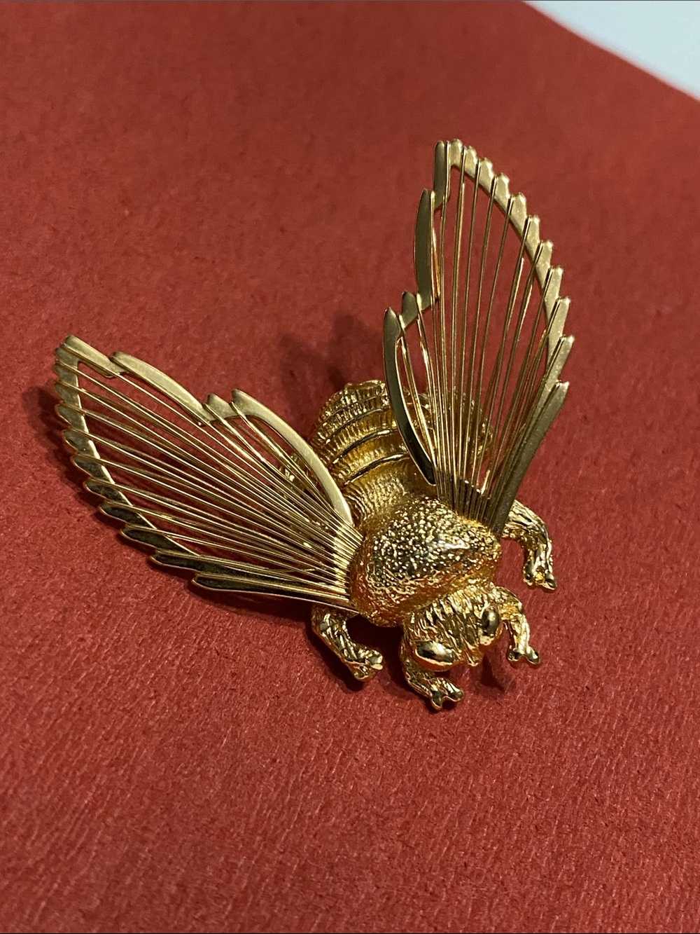 Monet Gold Bee Brooch - Picture 1 of 6
